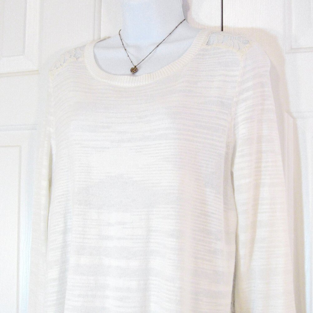 CAbi | 'Sophia' Lace Back Knit Top - Picture 4 of 10